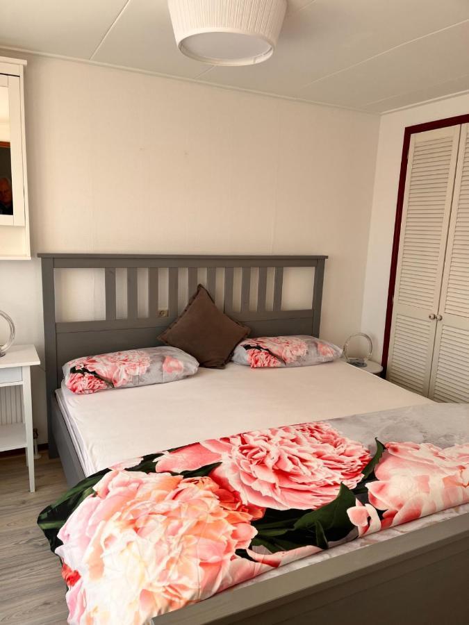 Chalet U20 Hotel Makkum Bagian luar foto